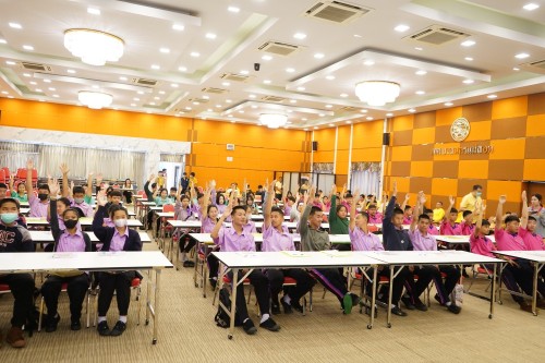 กองการศึกษาจัดโครงการฝึกอบรมเชิงปฏิบัติการเพื่อพัฒนาเด็กและเยาวชนให้มีคุณธรรม จริยธรรม และทักษะทางสังคม