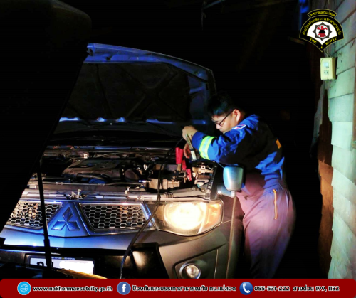 ดับเพลิงนครแม่สอด ออกช่วยเหลือประชาชน พ่วงเเบตเตอรี่ให้รถยนต์ประชาชน บริเวณถนนสมัครสรรพการ