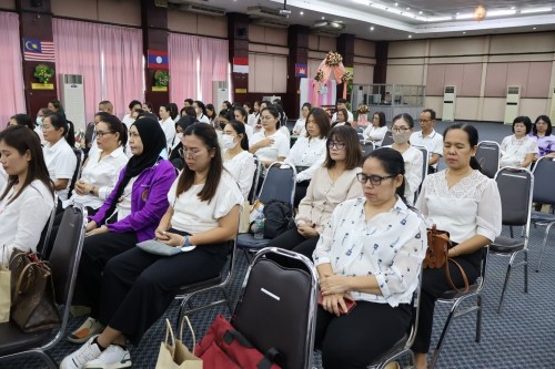 กองการเจ้าหน้าที่ จัดโครงการฝึกอบรมส่งเสริมคุณธรรมจริยธรรมบุคลากรในสังกัดเทศบาลนครแม่สอด 