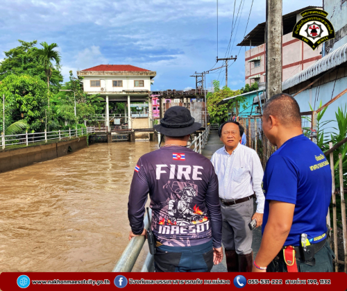 ดับเพลิงนครแม่สอด ลงพื้นที่สำรวจประชาชนที่ได้รับผลกระทบจากอุทกภัยในเขตพื้นที่ ทน.แม่สอด