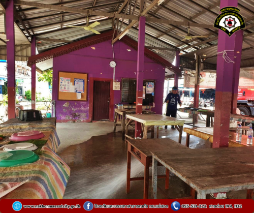 ดับเพลิงนครแม่สอด ร่วมกองสาธารณสุขและสิ่งแวดล้อม ออกดำเนินการฉีดล้างทำความสะอาดตลาดสดในเขตเทศบาลนครแม่สอด