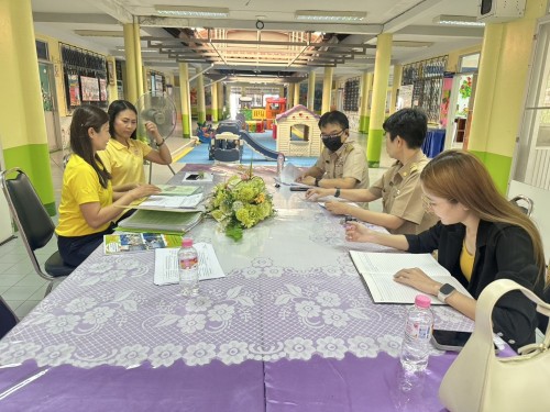 หน่วยศึกษานิเทศก์ติดตามการดำเนินงานตามแบบประกันคุณภาพภายในศูนย์พัฒนาเด็กเล็กสังกัดกองการศึกษา เทศบาลนครแม่สอด
