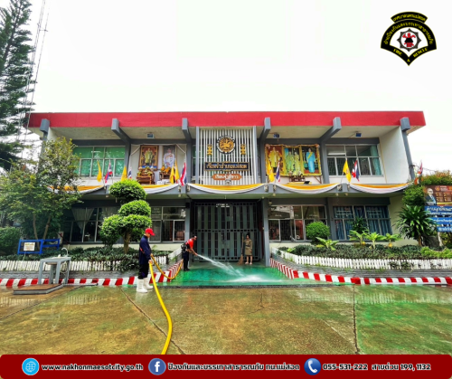 ดับเพลิงนครแม่สอด ออกดำเนินการฉีดล้างทำความสะอาด ลานอเนกประสงค์ของเรือนจำอำเภอแม่สอด