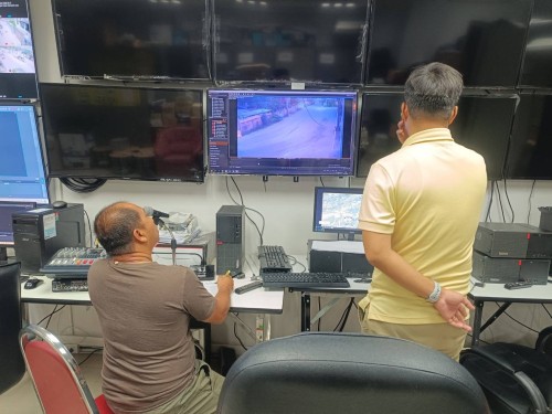 เจ้าหน้าที่กองยุทธศาสตร์และงบประมาณ  ดำเนินการตามคำขอใช้ข้อมูลจากกล้องวงจรปิด