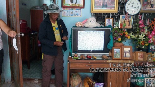 เจ้าหน้าที่กองยุทธศาสตร์และงบประมาณ ดำเนินการตามคำร้องขอติดตั้งและซ่อมแซมเคเบิ้ลทีวี เพื่อการศึกษาเทศบาลนครแม่สอด