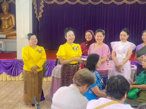 เข้าร่วมการประชุมสภากาแฟสัญจร ของกลุ่มพัฒนาสตรี ครั้งที่ 7 เพื่อพบปะแลขับเคลื่อนงานของกลุ่มพัฒนาสตรีเทศบาลนครแม่สอด ณ วัดดอนไชย
