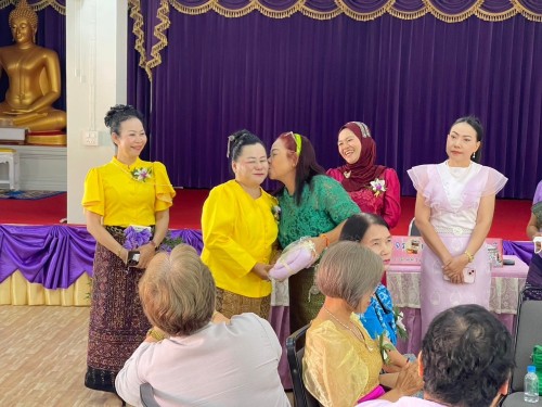 เข้าร่วมการประชุมสภากาแฟสัญจร ของกลุ่มพัฒนาสตรี ครั้งที่ 7 เพื่อพบปะแลขับเคลื่อนงานของกลุ่มพัฒนาสตรีเทศบาลนครแม่สอด ณ วัดดอนไชย