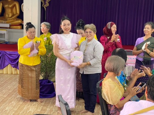 เข้าร่วมการประชุมสภากาแฟสัญจร ของกลุ่มพัฒนาสตรี ครั้งที่ 7 เพื่อพบปะแลขับเคลื่อนงานของกลุ่มพัฒนาสตรีเทศบาลนครแม่สอด ณ วัดดอนไชย