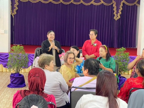 เข้าร่วมการประชุมสภากาแฟสัญจร ของกลุ่มพัฒนาสตรี ครั้งที่ 7 เพื่อพบปะแลขับเคลื่อนงานของกลุ่มพัฒนาสตรีเทศบาลนครแม่สอด ณ วัดดอนไชย