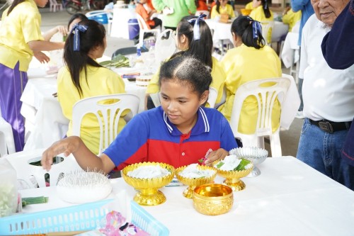 เทศบาลนครแม่สอด จัดกิจกรรมการประกวดกระทงประเภทสวยงาม เนื่องในโอกาสวันลอยกระทง ประจำปี พ.ศ. 2567