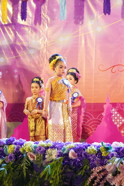 เทศบาลนครแม่สอด จัดกิจกรรมการประกวดหนูน้อยนพมาศนครแม่สอด เนื่องในโอกาสวันลอยกระทง ประจำปี พ.ศ. 2567