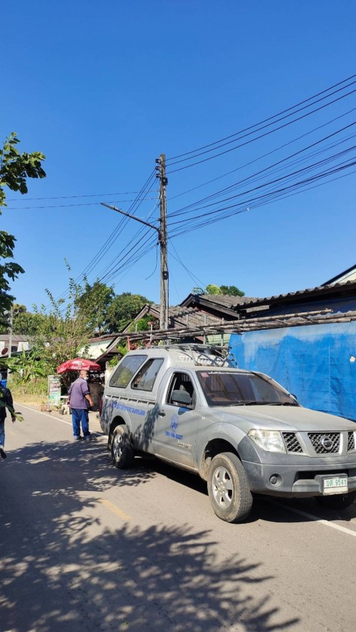 เจ้าหน้าที่กองยุทธศาสตร์และงบประมาณ ดำเนินการตามคำร้องขอติดตั้ง และซ่อมแซมเคเบิ้ลทีวี เพื่อการศึกษาเทศบาลนครแม่สอด
