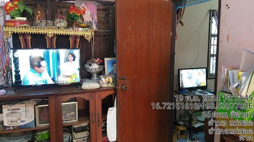 เจ้าหน้าที่กองยุทธศาสตร์และงบประมาณ ดำเนินการตามคำร้องขอติดตั้ง และซ่อมแซมเคเบิ้ลทีวี เพื่อการศึกษาเทศบาลนครแม่สอด