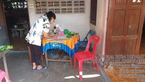 เจ้าหน้าที่กองยุทธศาสตร์และงบประมาณ ดำเนินการตามคำร้องขอติดตั้ง และซ่อมแซมเคเบิ้ลทีวี เพื่อการศึกษาเทศบาลนครแม่สอด