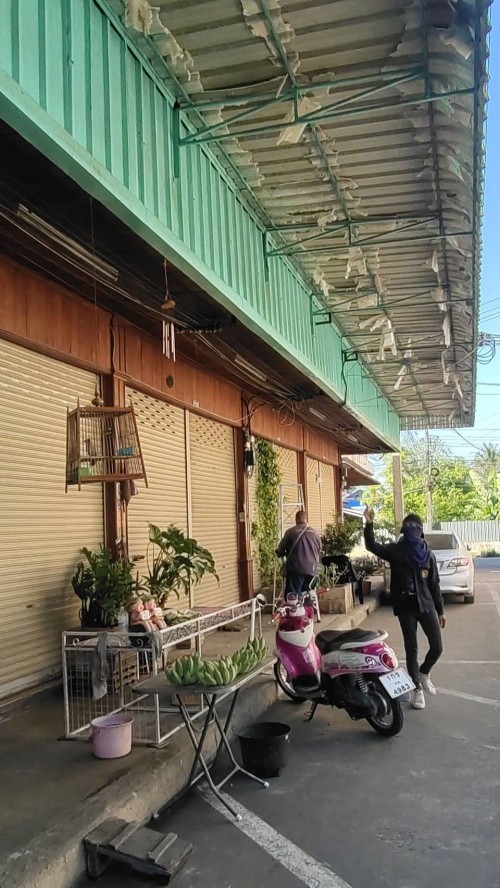 เจ้าหน้าที่กองยุทธศาสตร์และงบประมาณ ดำเนินการตามคำร้องขอติดตั้ง และซ่อมแซมเคเบิ้ลทีวี เพื่อการศึกษาเทศบาลนครแม่สอด