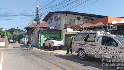 เจ้าหน้าที่กองยุทธศาสตร์และงบประมาณ ดำเนินการตามคำร้องขอติดตั้ง และซ่อมแซมเคเบิ้ลทีวี เพื่อการศึกษาเทศบาลนครแม่สอด