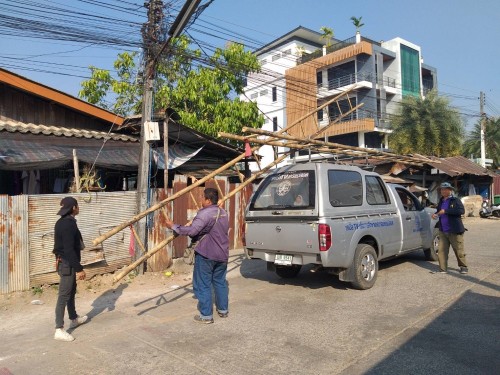 เจ้าหน้าที่กองยุทธศาสตร์และงบประมาณ ดำเนินการตามคำร้องขอติดตั้ง และซ่อมแซมเคเบิ้ลทีวี เพื่อการศึกษาเทศบาลนครแม่สอด