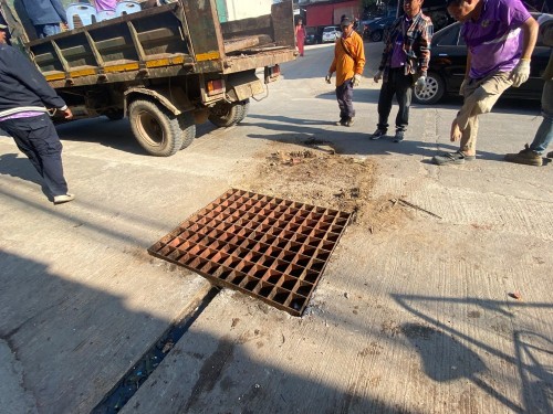  เปลี่ยนฝาท่อระบายน้ำ