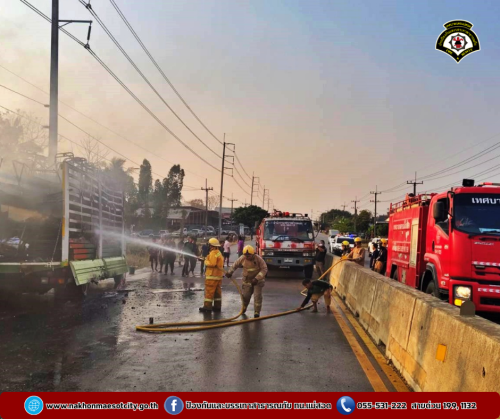 ดับเพลิงนครแม่สอด ออกระงับเหตุเพลิงไหม้รถบรรทุกขนเครื่องเล่นสวนสนุก ใกล้เคียงปั๊มน้ำมัน NORTH เขตพื้นที่แม่กุ