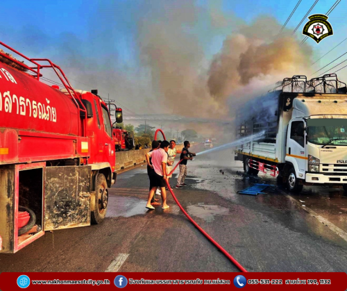 ดับเพลิงนครแม่สอด ออกระงับเหตุเพลิงไหม้รถบรรทุกขนเครื่องเล่นสวนสนุก ใกล้เคียงปั๊มน้ำมัน NORTH เขตพื้นที่แม่กุ