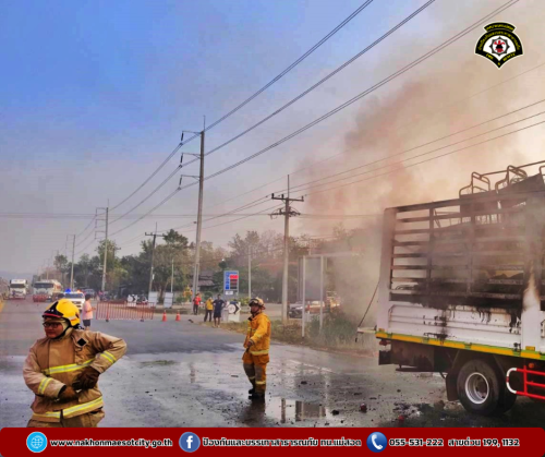 ดับเพลิงนครแม่สอด ออกระงับเหตุเพลิงไหม้รถบรรทุกขนเครื่องเล่นสวนสนุก ใกล้เคียงปั๊มน้ำมัน NORTH เขตพื้นที่แม่กุ