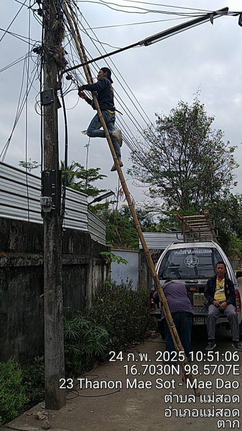 เจ้าหน้าที่กองยุทธศาสตร์และงบประมาณ ดำเนินการตามคำร้อง ขอซ่อมแซมเคเบิ้ลทีวี