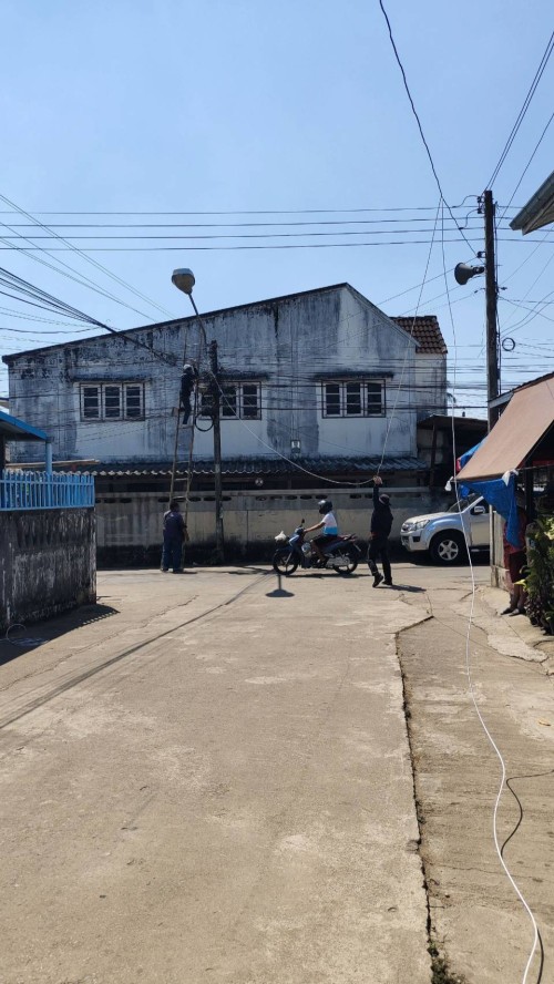 เจ้าหน้าที่กองยุทธศาสตร์และงบประมาณ ดำเนินการตามคำร้อง ขอซ่อมแซมเคเบิ้ลทีวี