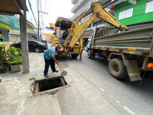 เปลี่ยนฝาท่อระบายน้ำ