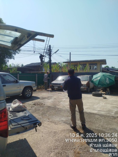 เจ้าหน้าที่กองยุทธศาสตร์และงบประมาณ ดำเนินการตามคำร้อง ขอซ่อมแซมเคเบิ้ลทีวี ชุมชนสันต้นปีน