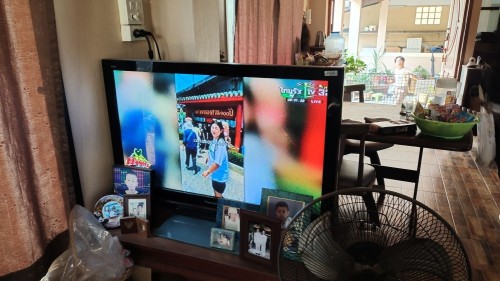 เจ้าหน้าที่กองยุทธศาสตร์และงบประมาณ ดำเนินการตามคำร้อง ขอซ่อมแซมเคเบิ้ลทีวี ชุมชนอินทรศีรี1