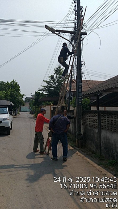เจ้าหน้าที่กองยุทธศาสตร์และงบประมาณ ดำเนินการตามคำร้อง ขอซ่อมแซมเคเบิ้ลทีวี ชุมชนชุมพลพัฒนา และชุมชนร่วมแรง