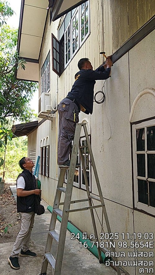 เจ้าหน้าที่กองยุทธศาสตร์และงบประมาณ ดำเนินการตามคำร้อง ขอซ่อมแซมเคเบิ้ลทีวี ชุมชนชุมพลพัฒนา และชุมชนร่วมแรง