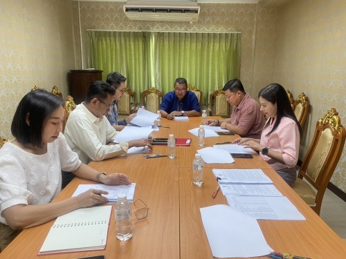 การประชุมคณะกรรมการกลันกรองการประเมินผลการปฏิบัติงานของพนักงานเทศบาล ลูกจ้างประจำและพนักงานจ้าง สังกัดเทศบาลนครแม่สอด ครั้งที่ 1/2568