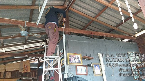 เจ้าหน้าที่กองยุทธศาสตร์และงบประมาณ ดำเนินการตามคำร้อง ขอซ่อมแซมเคเบิ้ลทีวี ชุมชนบ้านเหนือสามัคคี