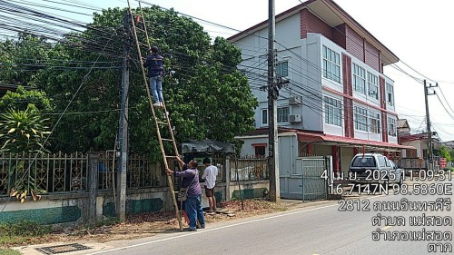 เจ้าหน้าที่กองยุทธศาสตร์และงบประมาณ ดำเนินการตามคำร้อง ขอซ่อมแซมเคเบิ้ลทีวี ชุมชนสองแคว 1 และชุมชนร่วมแรง