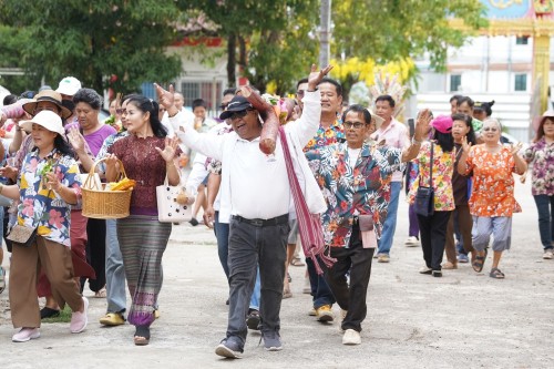 เทศบาลนครแม่สอดร่วมกับวัดดอนแก้วจัดโครงการจัดงานประเพณีแห่ไม้กำ๊สะหลี