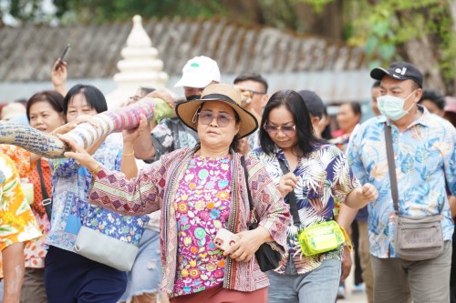 เทศบาลนครแม่สอดร่วมกับวัดดอนแก้วจัดโครงการจัดงานประเพณีแห่ไม้กำ๊สะหลี