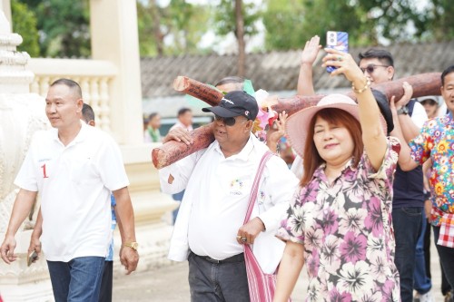 เทศบาลนครแม่สอดร่วมกับวัดดอนแก้วจัดโครงการจัดงานประเพณีแห่ไม้กำ๊สะหลี