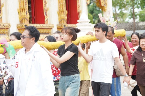 เทศบาลนครแม่สอดร่วมกับวัดดอนแก้วจัดโครงการจัดงานประเพณีแห่ไม้กำ๊สะหลี