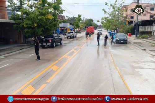 ดับเพลิงนครแม่สอด ฉีดล้างทำความสะอาดถนน บริเวณจุดจัดให้เล่นน้ำสงกรานต์ (Zoning) ถนนยอดข้าว