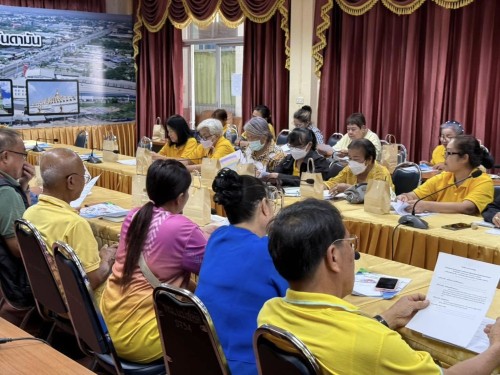 ประชุมคณะกรรมการสำรวจข้อมูลและประเมินความจำเป็นเร่งด่วน แก่ผู้ประสบปัญหาทางสังคม กลุ่มเป้าหมายต่าง ๆ ในเขตพื้นที่เทศบาลนครแม่สอด