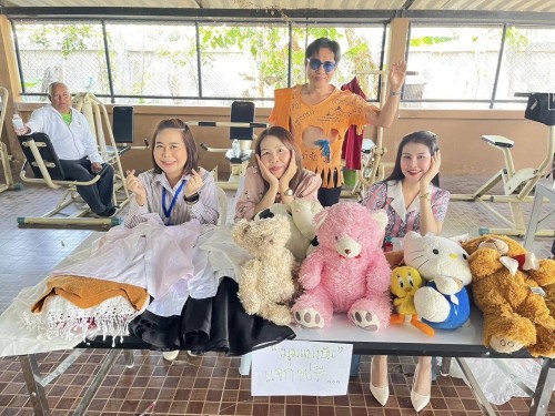 เข้าร่วมกิจกรรมการประชุมประจำเดือนของผู้สูงอายุชุมชนสักทอง และออกบูธกิจกรรม “ตลาดนัดปันสุข” 