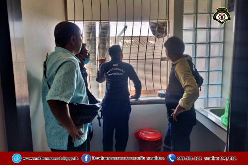 ดับเพลิงนครแม่สอด ออกดำเนินการกำจัดรังผึ้งหลวง บริเวณตึกสิรินธรชัยพัฒน์ (แม่สอด) โรงพยาบาลแม่สอด