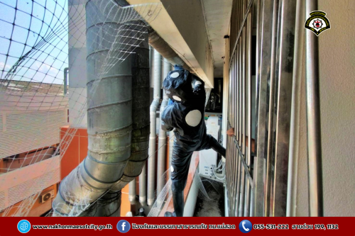 ดับเพลิงนครแม่สอด ออกดำเนินการกำจัดรังผึ้งหลวง บริเวณตึกสิรินธรชัยพัฒน์ (แม่สอด) โรงพยาบาลแม่สอด