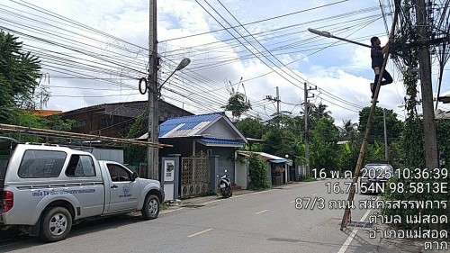 เจ้าหน้าที่กองยุทธศาสตร์และงบประมาณ ดำเนินการตามคำร้อง ขอซ่อมแซมเคเบิ้ลทีวี ชุมชนดอนไชย