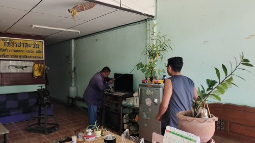 เจ้าหน้าที่กองยุทธศาสตร์และงบประมาณ ดำเนินการตามคำร้อง ขอซ่อมแซมเคเบิ้ลทีวี ชุมชนแม่สอดวิลล่า