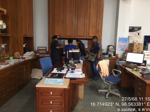 เจ้าหน้าที่กองยุทธศาสตร์และงบประมาณ ดำเนินการตามคำร้อง ขอซ่อมแซมเคเบิ้ลทีวี ชุมชนร่วมใจ