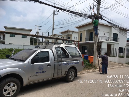 เจ้าหน้าที่กองยุทธศาสตร์และงบประมาณ ดำเนินการตามคำร้อง ขอซ่อมแซมเคเบิ้ลทีวี ชุมชนปู่แดง และชุมชนสองแคว 2