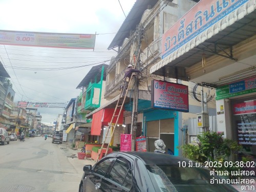 เจ้าหน้าที่กองยุทธศาสตร์และงบประมาณ ดำเนินการตามคำร้อง ขอซ่อมแซมเคเบิ้ลทีวี ชุมชนวัดหลวงและชุมชนอินทรคีรี