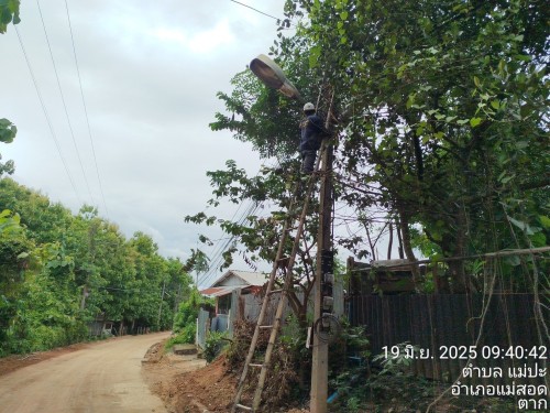 เจ้าหน้าที่กองยุทธศาสตร์และงบประมาณ ดำเนินการตามคำร้อง ขอซ่อมแซมเคเบิ้ลทีวี ชุมชนสองแควหนึ่ง และชุมชนอินทรคีรี